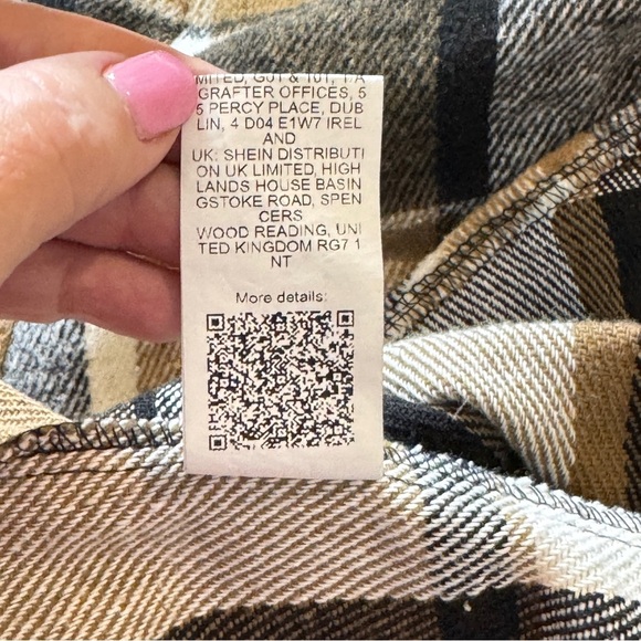 SHEIN Curve 3XL Women’s Plaid Fleece Vest in Tan & Gray - Picture 6 of 8